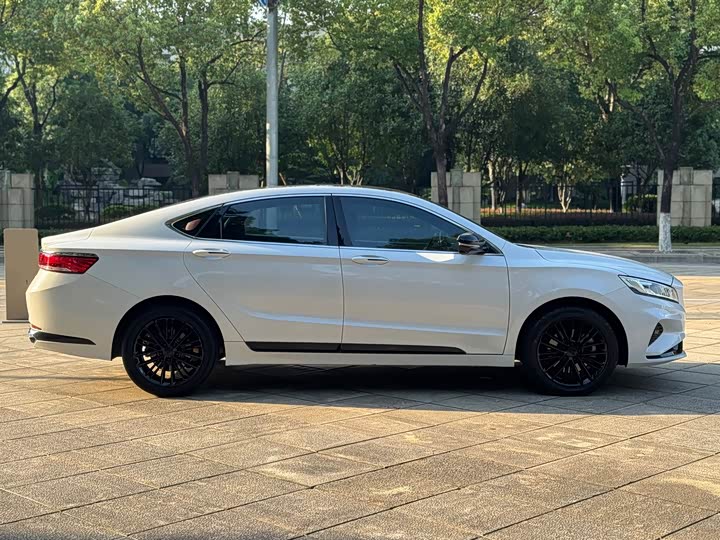 Geely Emgrand GT, 2022 — фото 4 из 9
