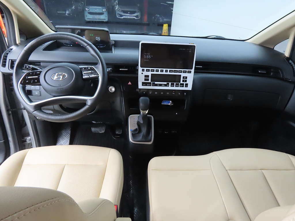 Hyundai Staria, 2023 — фото 7 из 12