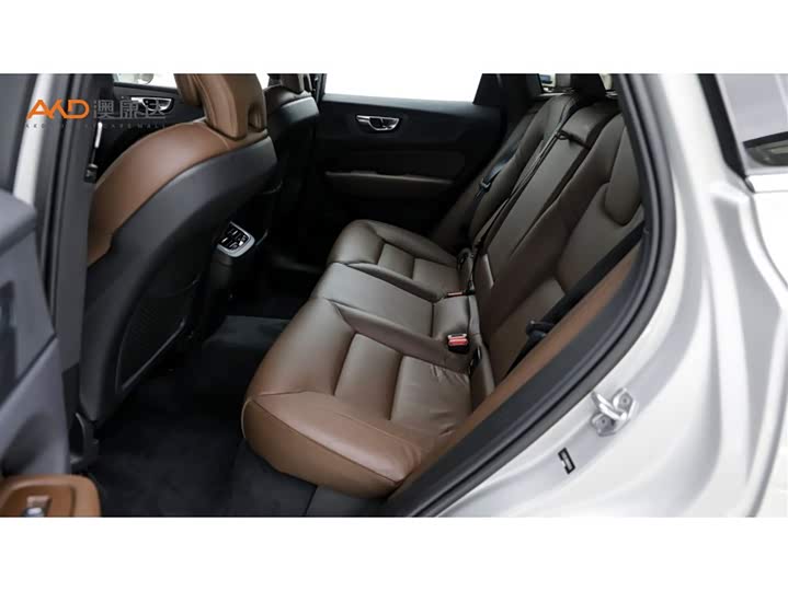 Volvo XC60, 2021 — фото 7 из 9