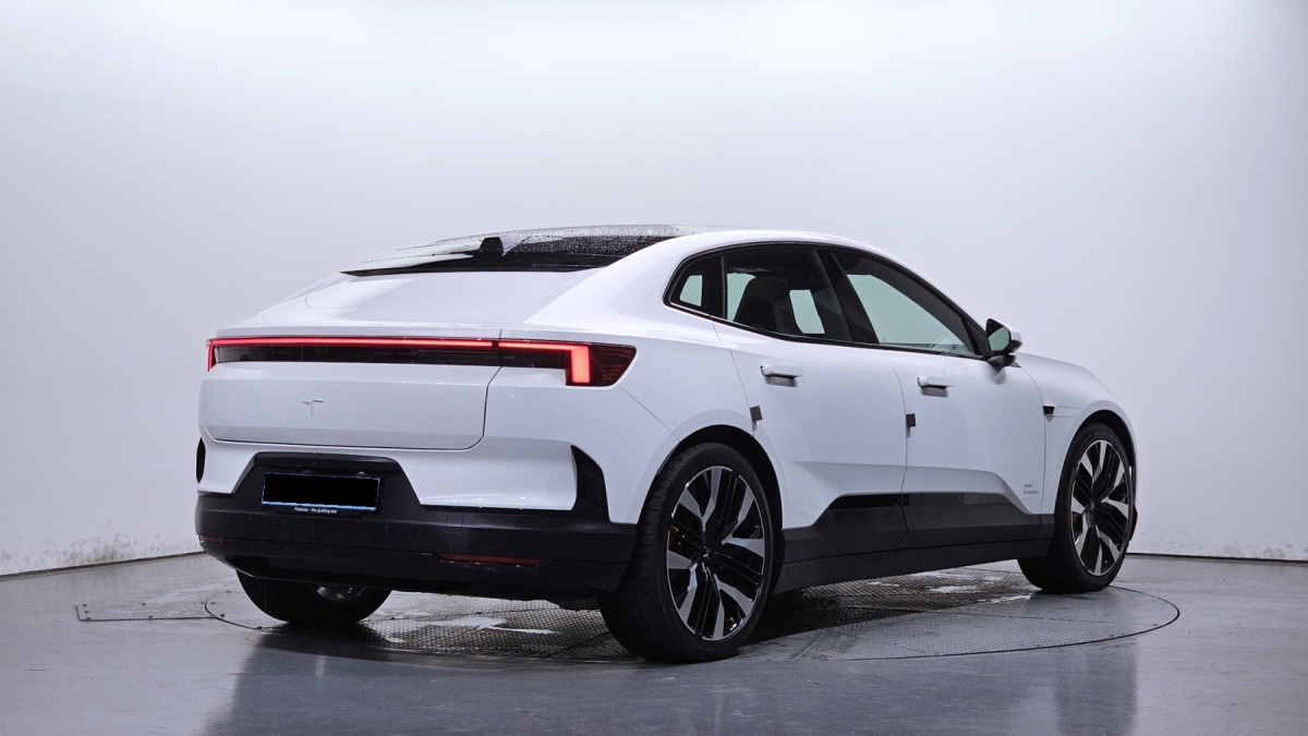 Polestar 4, 2025 — фото 2 из 12