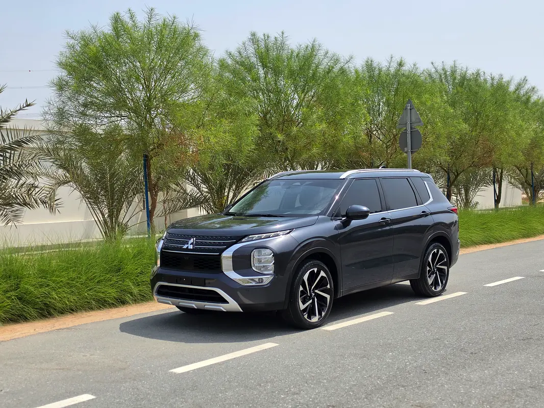 Mitsubishi Outlander, 2025