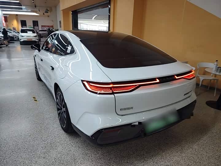 Geely Galaxy Starshine 8 EM-i, 2025 — фото 5 из 9