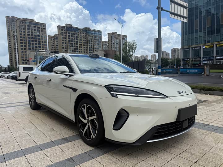 BYD Seal 07 DM-i Hybrid, 2025 — фото 3 из 9