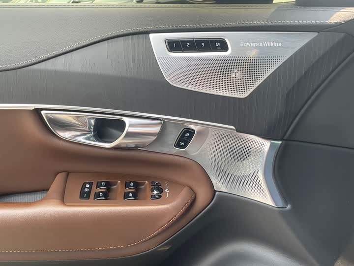 Volvo XC90 Hybrid, 2022 — фото 8 из 9