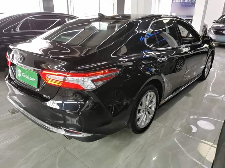 Toyota Camry, 2023 — фото 7 из 9
