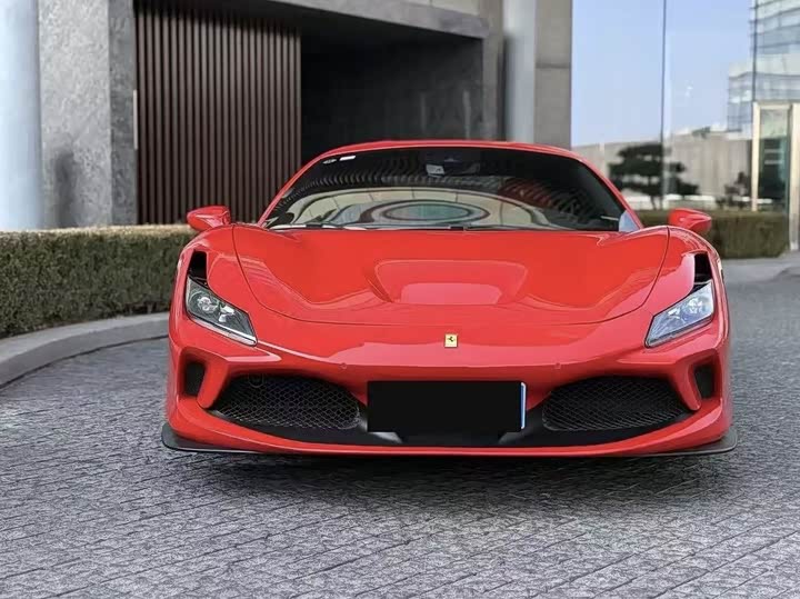 Ferrari F8, 2022 — фото 3 из 9