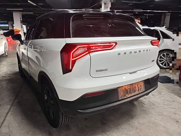 Geely Geometry E Firefly, 2023 — фото 5 из 9