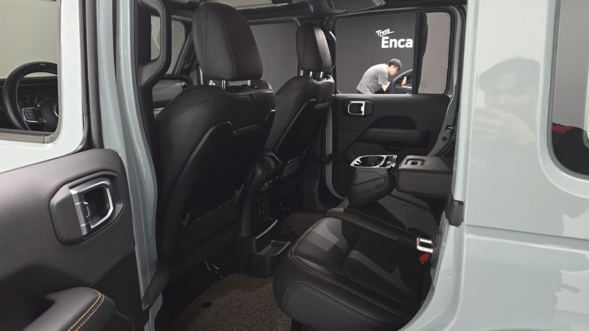Jeep Wrangler, 2023 — фото 11 из 12