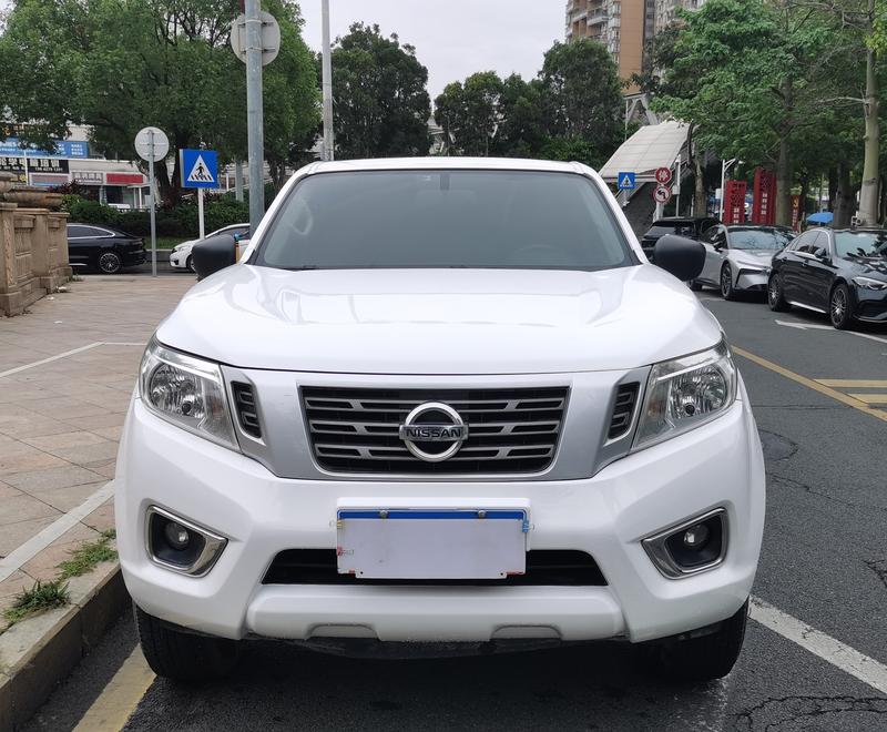 Nissan Navara, 2022 — фото 2 из 12