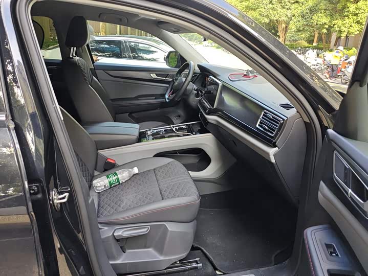 Volkswagen Teramont X, 2023 — фото 8 из 9