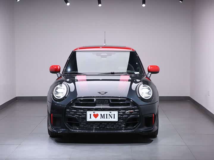 Mini Mini JCW, 2025 — фото 2 из 9