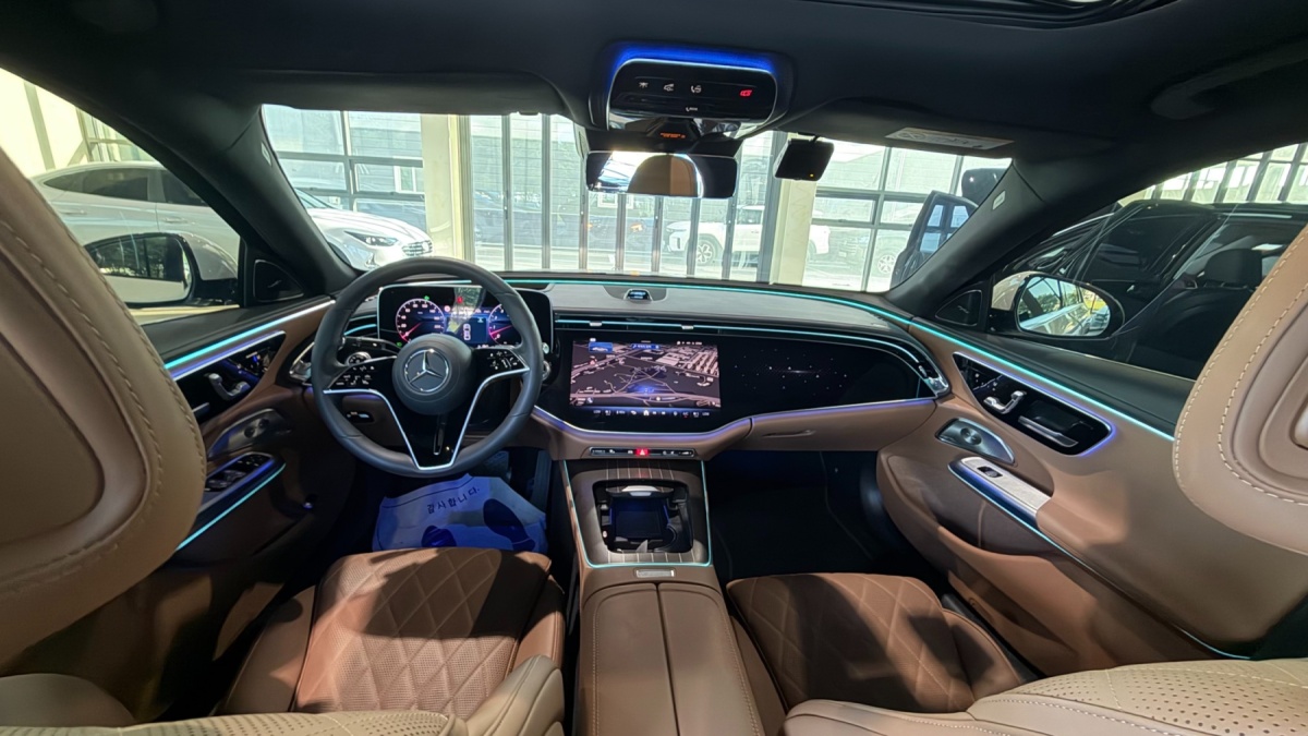 Mercedes-Benz E-Class, 2024 — фото 7 из 12