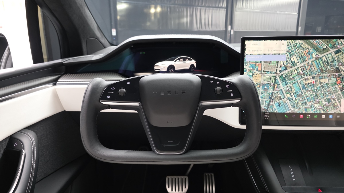 Tesla Model X, 2023 — фото 7 из 12