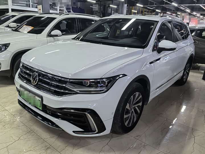 Volkswagen Tiguan L Hybrid, 2023 — купить в Иванове под ключ