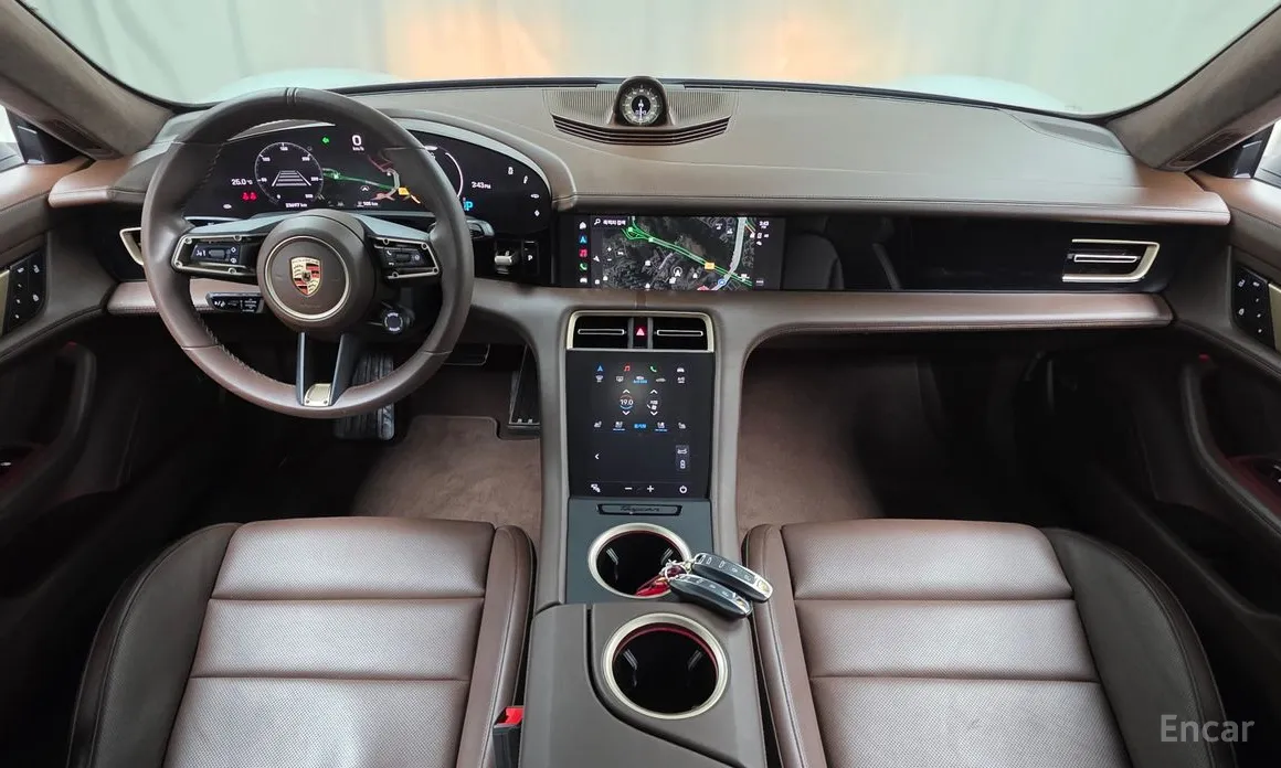 Porsche Taycan, 2023 — фото 7 из 12