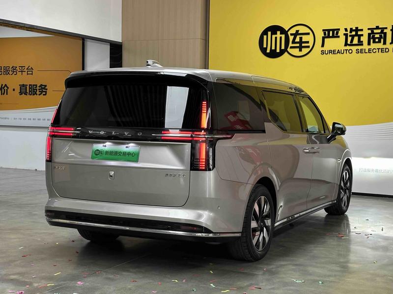Volvo EM90, 2024 — фото 7 из 12