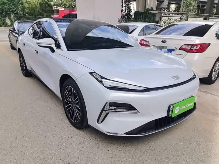 Geely Galaxy Starshine 8 EM-i, 2025 — фото 4 из 9
