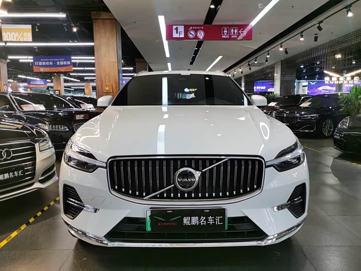 Volvo XC60 Hybrid, 2024 — фото 2 из 9