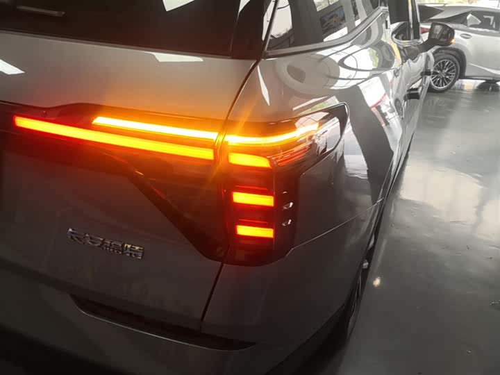 Ford Edge, 2023 — фото 8 из 9