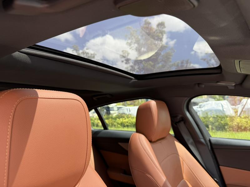 Jaguar XE L, 2022 — фото 10 из 12