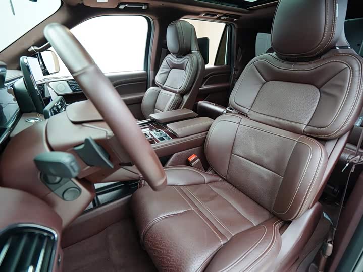 Lincoln Navigator, 2022 — фото 4 из 12