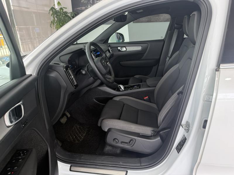 Volvo XC40, 2024 — фото 11 из 12