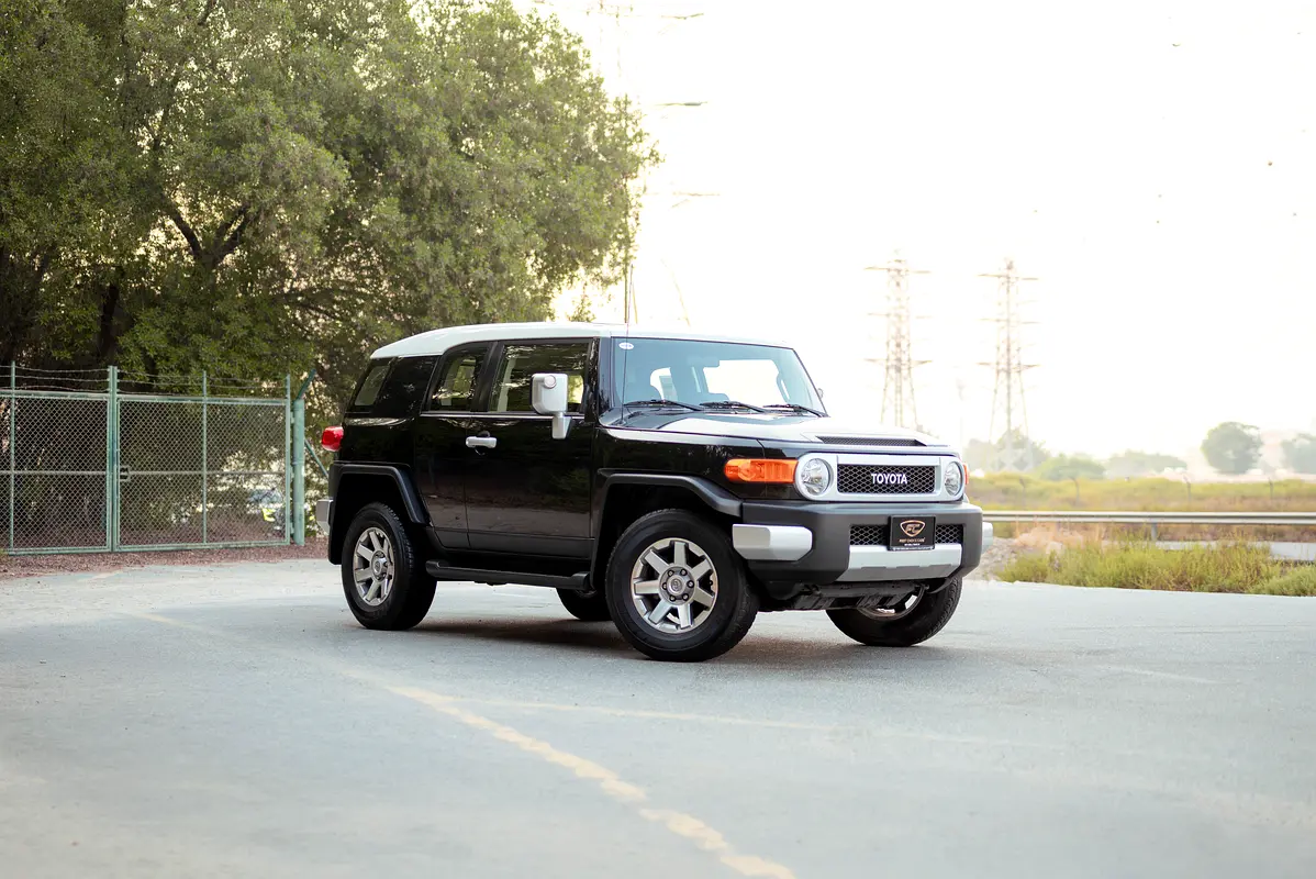 Toyota FJ Cruiser, 2023 — фото 2 из 10