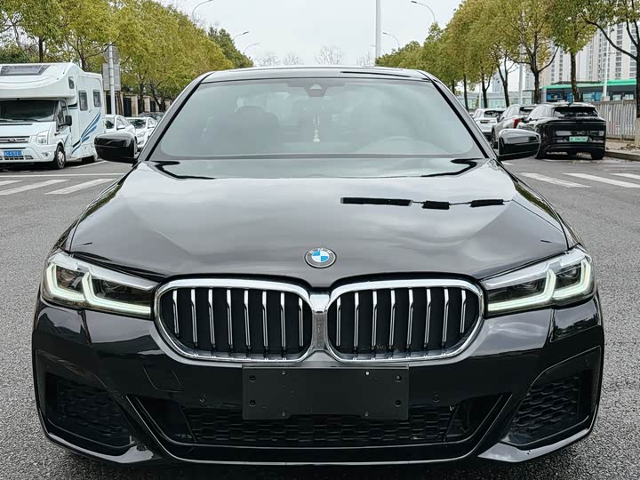 BMW 5 Series, 2023 — фото 2 из 9