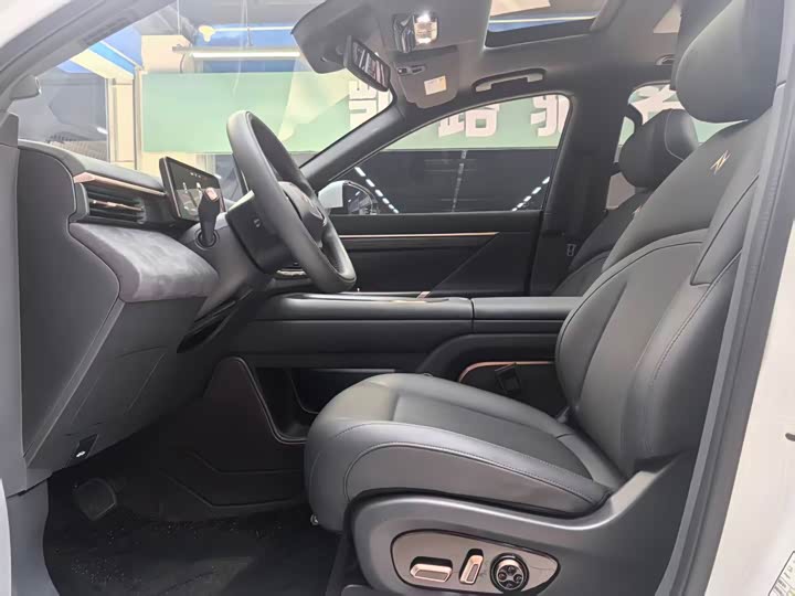 Dongfeng Yipai eπ 008, 2024 — фото 8 из 9