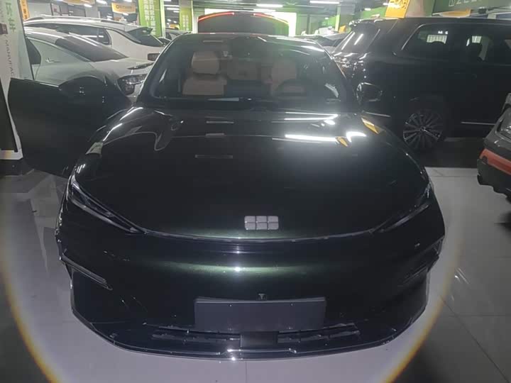 Geely Galaxy Starshine 8 EM-i, 2025 — фото 3 из 9