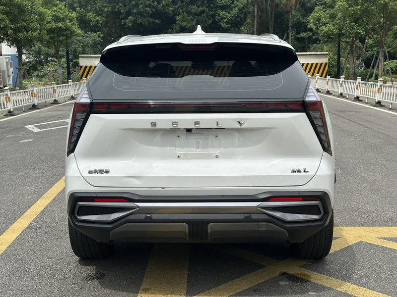 Geely Atlas L, 2024 — фото 5 из 12