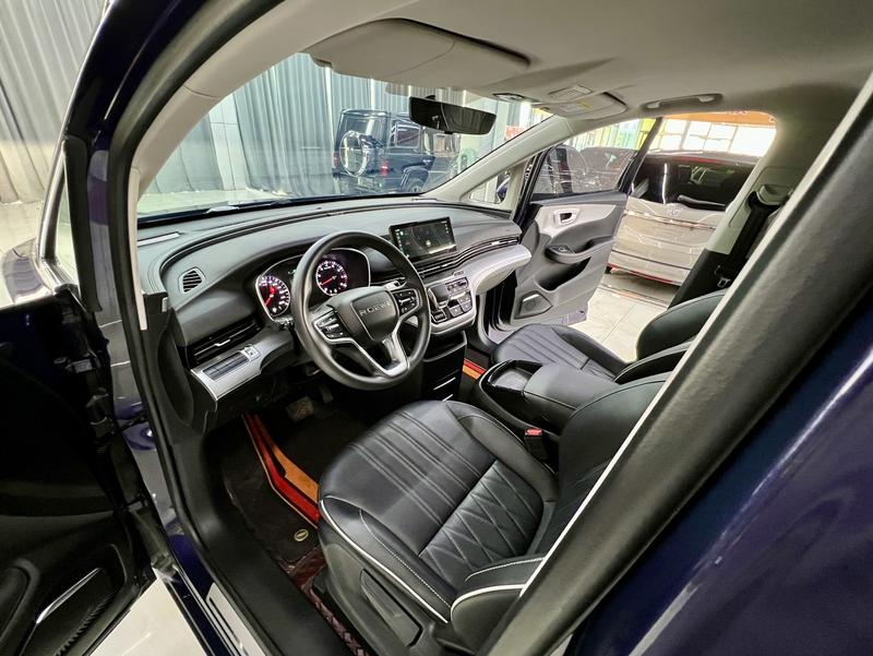 Roewe iMax 8, 2022 — фото 10 из 12
