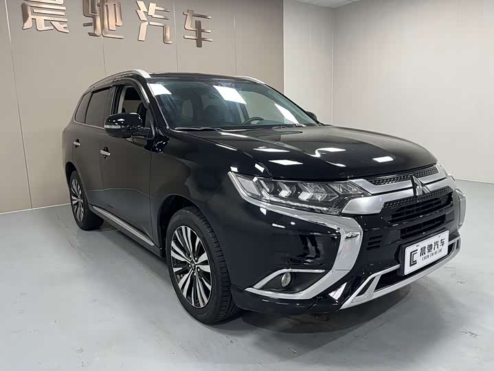 Mitsubishi Outlander, 2021 — фото 3 из 9