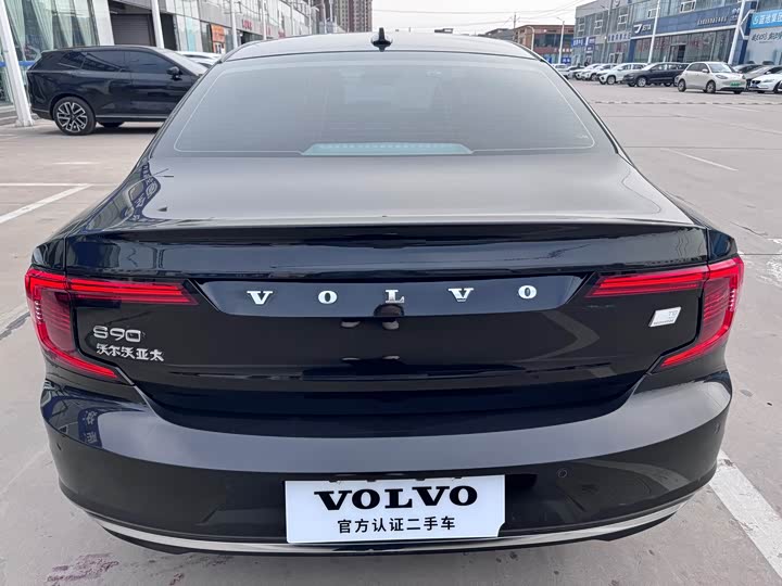 Volvo S90 Hybrid, 2023 — фото 5 из 9