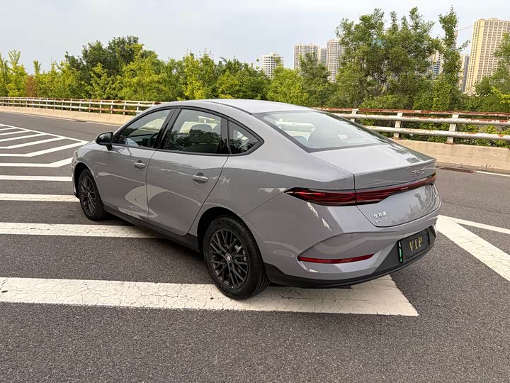 BYD Qin Plus, 2026 — фото 7 из 9