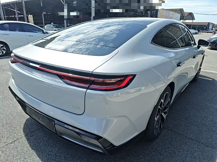 Geely Galaxy E8, 2024 — фото 7 из 9