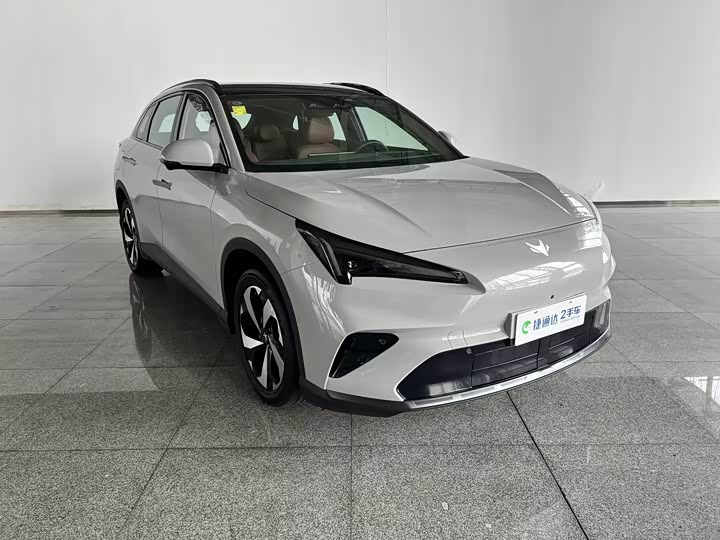 BAIC Arcfox Alpha T5, 2025 — фото 4 из 9