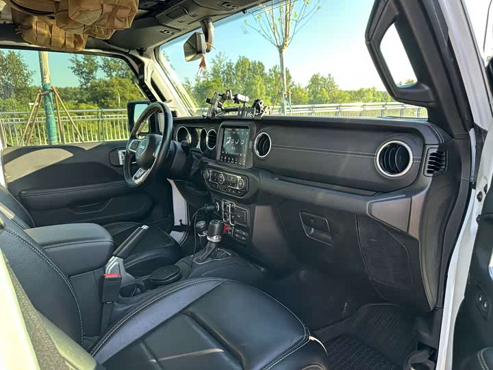 Jeep Gladiator, 2022 — фото 8 из 9