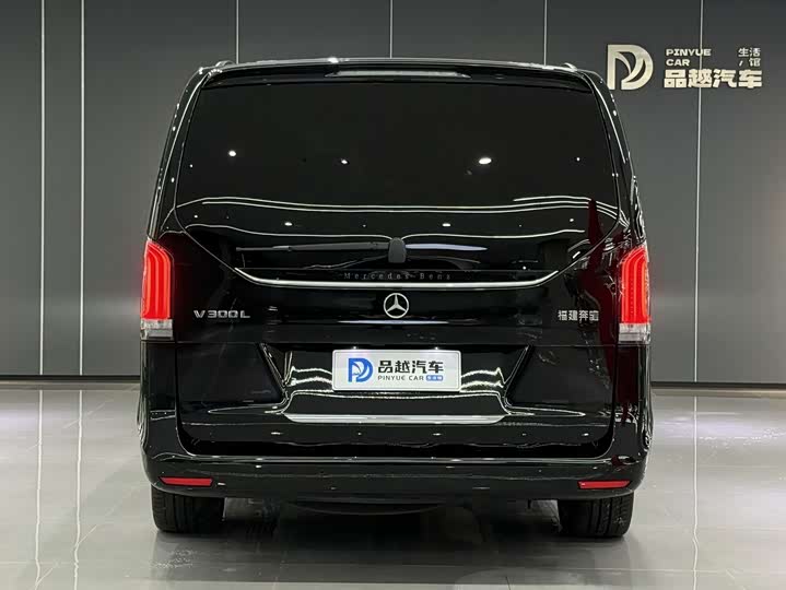 Mercedes-Benz V-Class, 2024 — фото 4 из 9