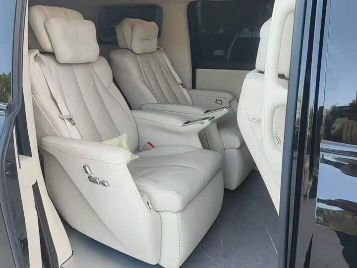 Buick OMPV, 2025 — фото 8 из 9