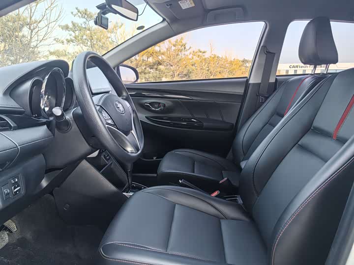 Toyota Yaris L Hatchback, 2022 — фото 5 из 9