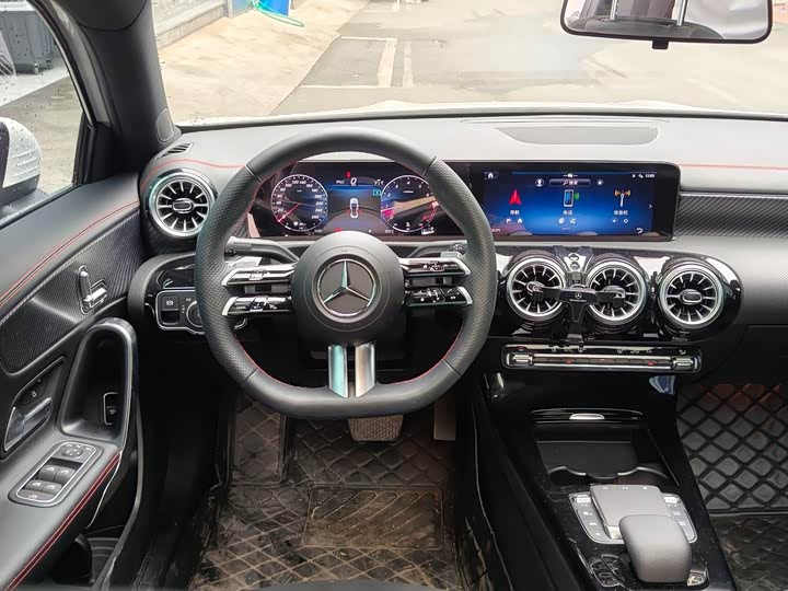 Mercedes-Benz A-Class, 2023 — фото 8 из 9