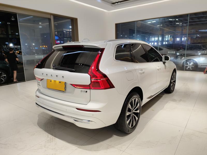 Volvo XC60, 2022 — фото 7 из 12