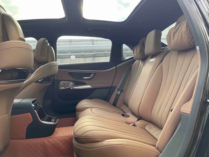 Mercedes-Benz E-Class, 2025 — фото 6 из 9