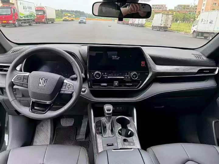 Toyota Crown Kluger, 2025 — фото 6 из 9