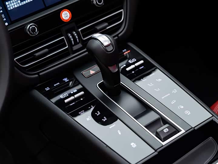 Porsche Macan, 2023 — фото 7 из 9