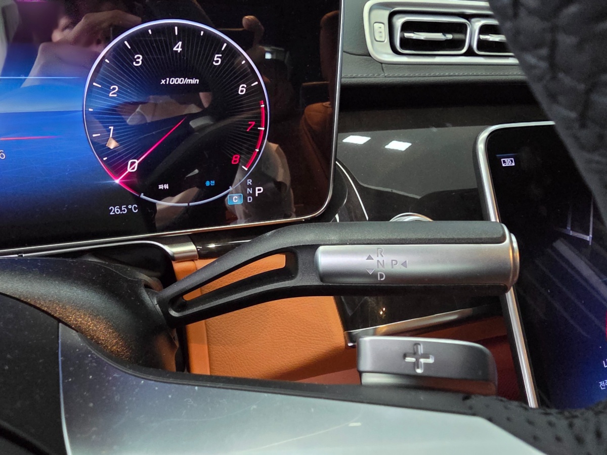 Mercedes-Benz S-Class, 2025 — фото 8 из 12