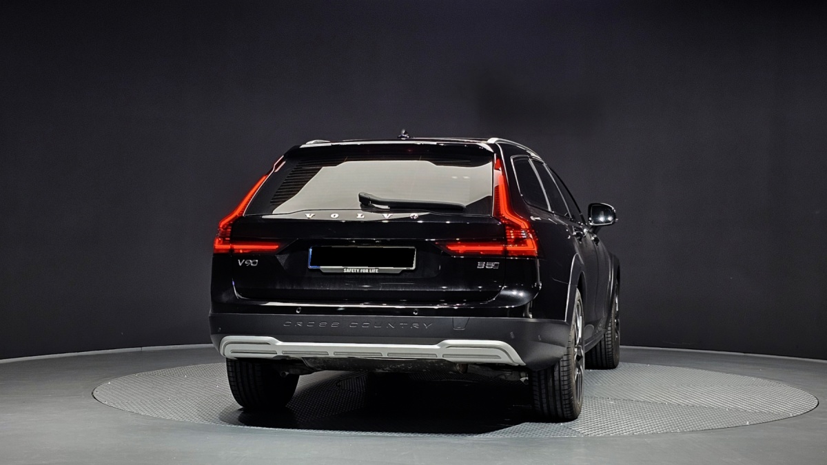 Volvo V90, 2023 — фото 4 из 12