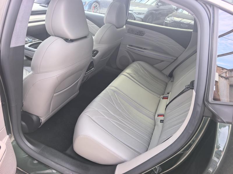 Geely Galaxy Starshine 8 EM-i, 2025 — фото 8 из 9