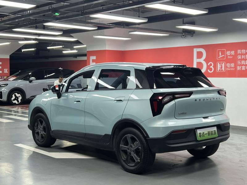 Geely Geometry E Firefly, 2023 — фото 4 из 11
